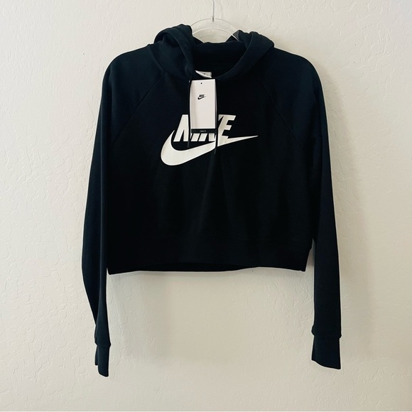 Nike Sweaters - Nike Women's Black Cropped Hoodie